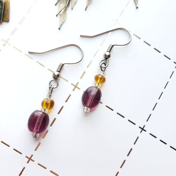 Earring Lot, 5 Pairs, Petite Dangly, Beaded, Glass - Picture 6 of 7